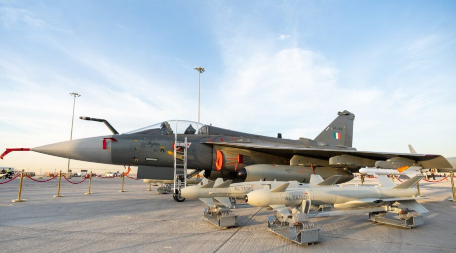 HAL Tejas dan rudal AL TARIQ
