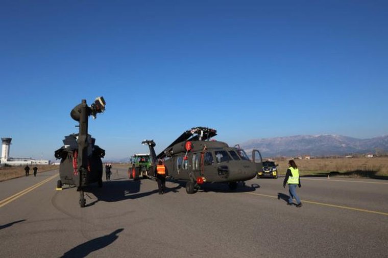 Albania menerima helikopter Black Hawk dari Angkatan Darat AS_ Airspace Review