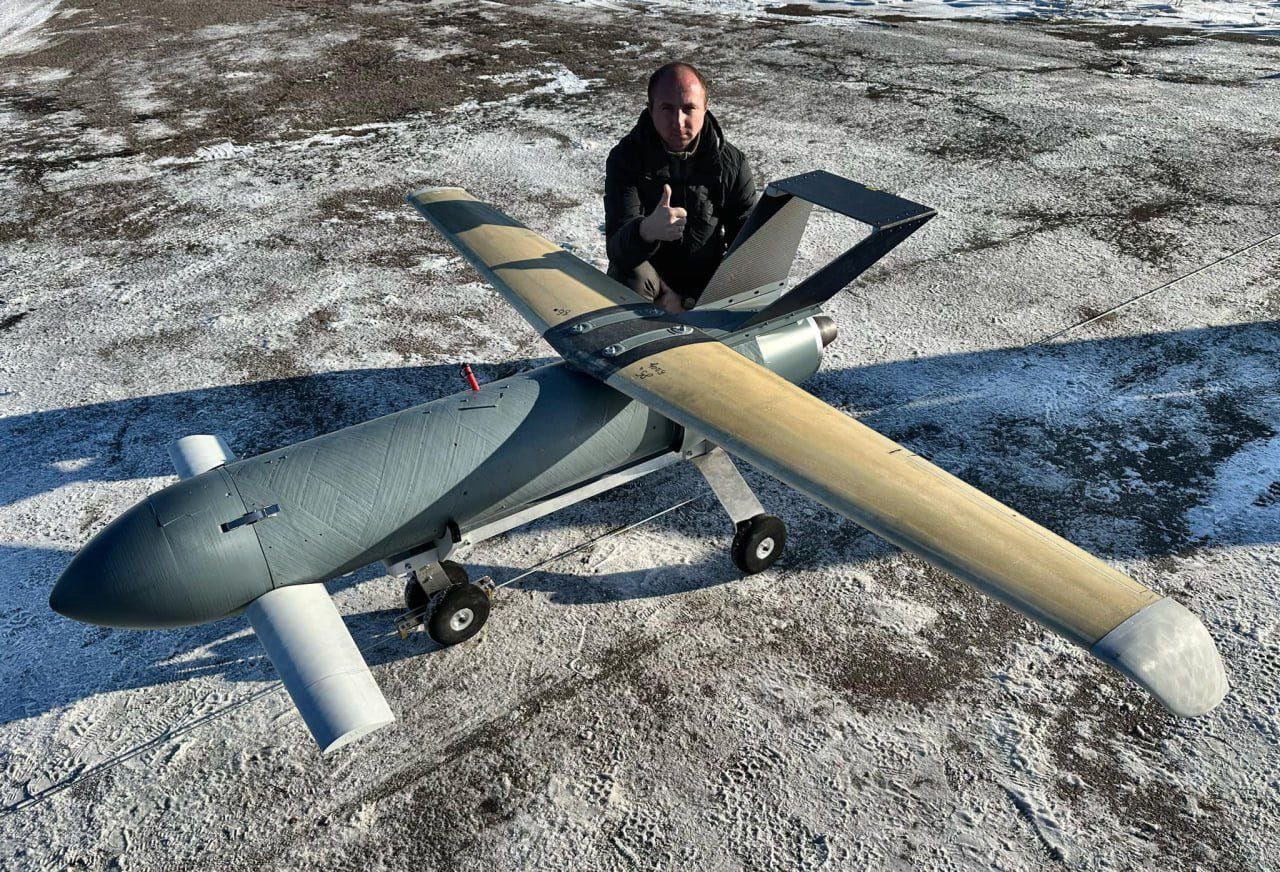 Drone kamikaze bermesin jet Ukraina