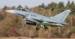 Eurofighter Typhoon terbang membawa rudal Taurus