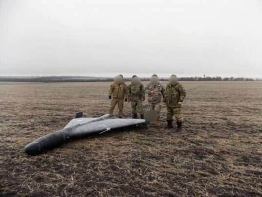 Pasukan Ukraina mendapatkan drone Shahed 136 dalam kondisi utuh