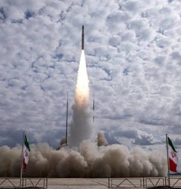 Peluncuran satelit Garda Revolusi Iran