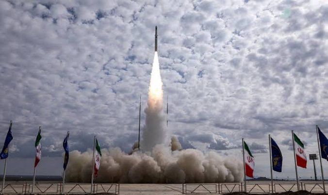 Peluncuran satelit Garda Revolusi Iran