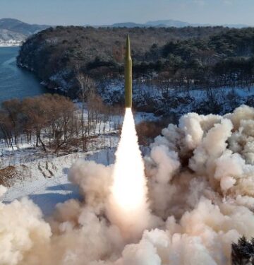 Rudal balistik Korea Utara berhulu ledak hipersonik