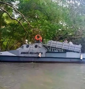 Kapal cepat rudal Zolfagar buatan iran