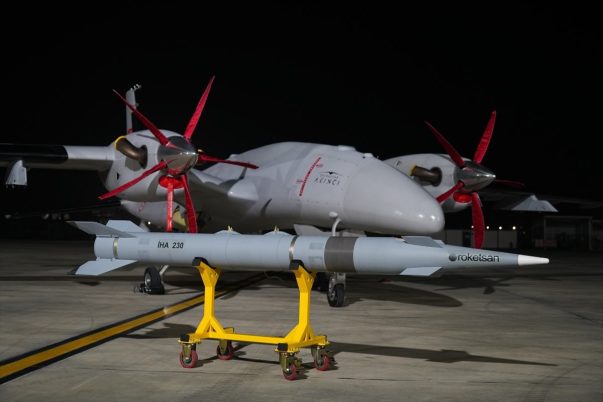 Akinci sukses meluncurkan rudal udara ke permukaan IHA 230