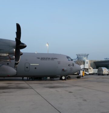 C-130J-30 A-1340 tiba di Abu Dhabi_2