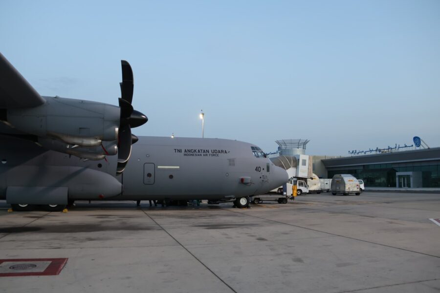 C-130J-30 A-1340 tiba di Abu Dhabi_2