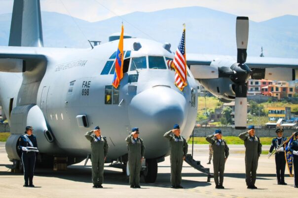 Equador menerima hibah satu C-130H Hercules dari AS