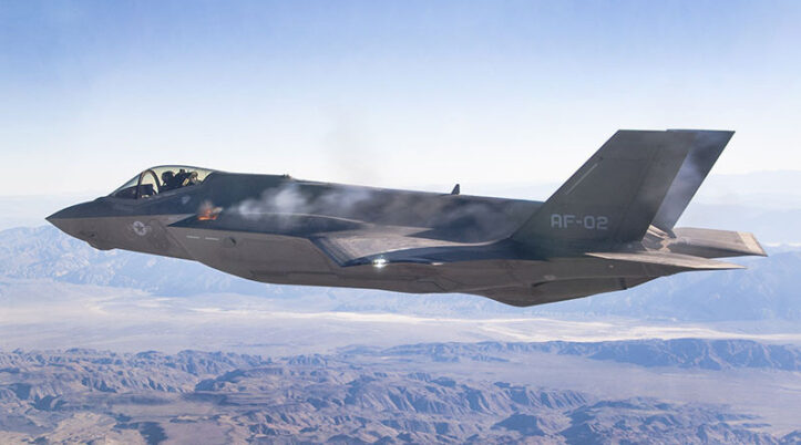 F-35A menguji meriam GAU-22A