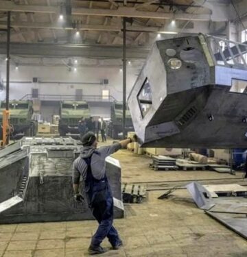 Jalur produksi Bohdana SPH Ukraina