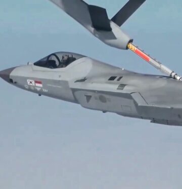 KF-21 melakukan uji pengisian bahan bakar di udara untuk pertama kalinya