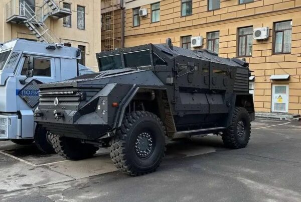 Kendaraan Pasukan Khusus Rusia_ Centurion aka Batmobile