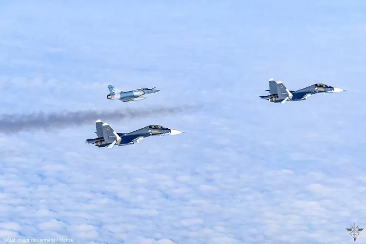 Mirage 2000-5 cegat Su-30SM Rusia