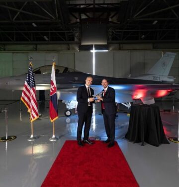 Slowakia menerima jet tempur F-16 Block 70 pertama dari Lockheed Martin