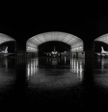 Tiga F-16 Block 70 pesanan Bahrain bersiap melaksanakan penerbangan feri dari AS