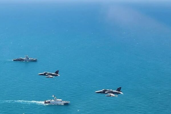 Tiga Hawk dan Tiga KRI berlatih di ALKI I