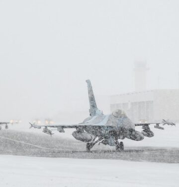 F-16 USAF di Eielson AFB Alaska