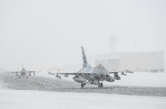 F-16 USAF di Eielson AFB Alaska