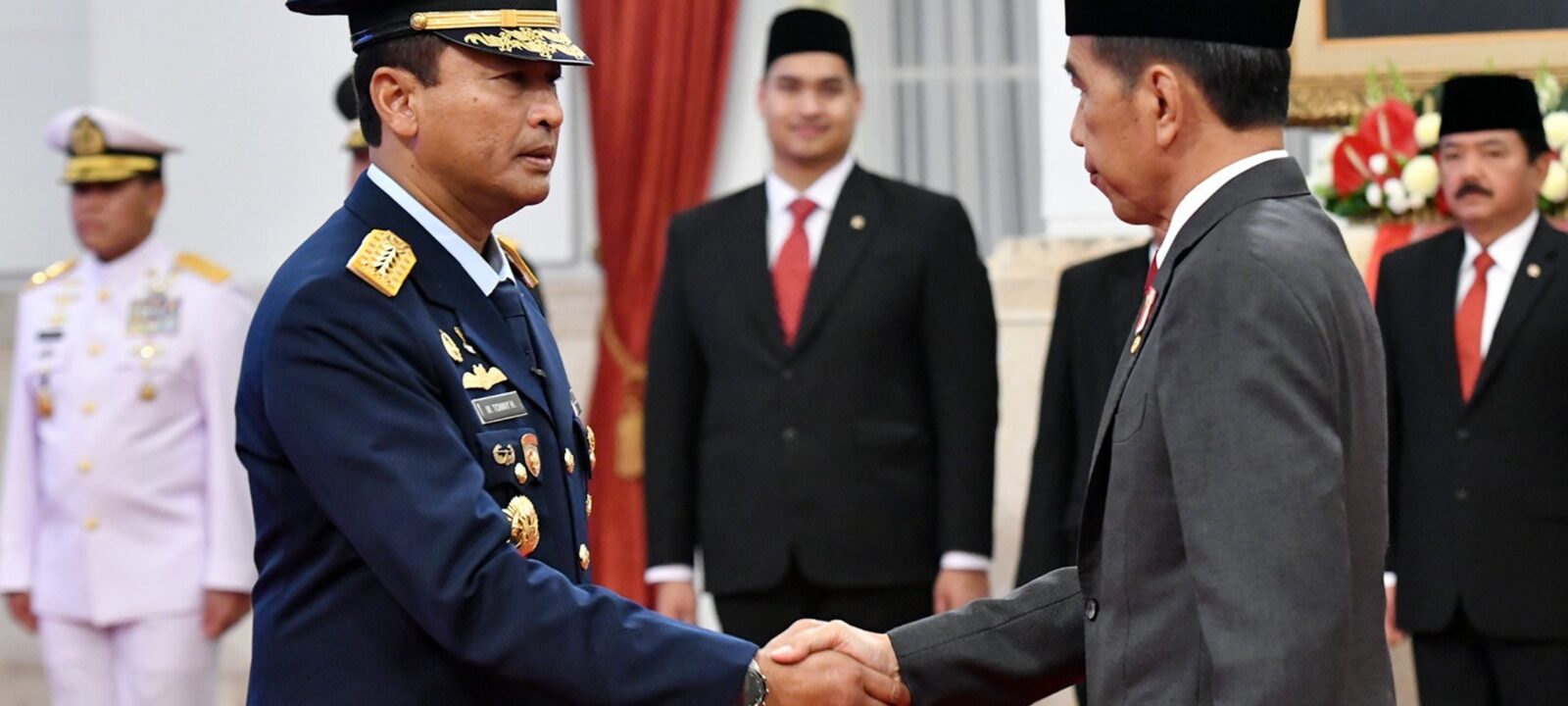 M Tonny Harjono dilantik Presiden Jokowi menjadi Kasau_24