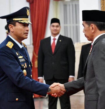 M Tonny Harjono dilantik Presiden Jokowi menjadi Kasau_24