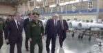Menteri Pertahanan Sergey Shoigu memeriksa pabrik pembuatan rudal Rusia