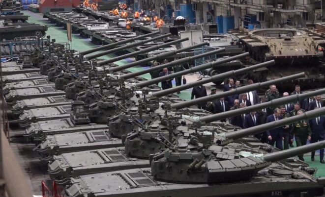 Produksi tank Rusia di Omsktransmash