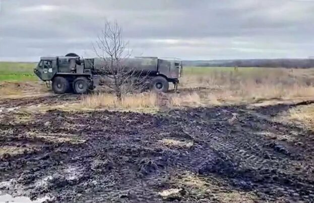 Truk M978 HEMTT Ukraina buatan Amerika Serikat