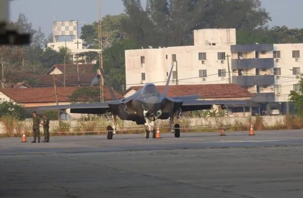 F-35C mendarat darurat di Rio de Janeiro Brasil