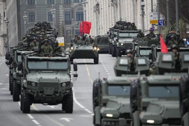 Kendaraan militer Rusia dalam Parade Hari Kemenangan 2024