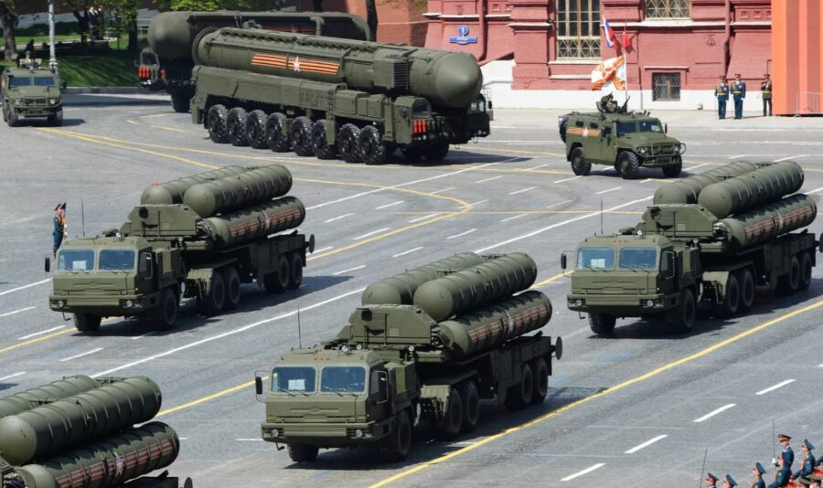 Parade sistem persenjataan Rusia