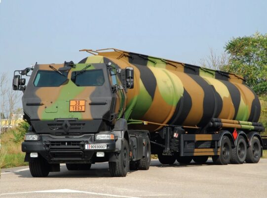 Truk tangki lapis baja Prancis
