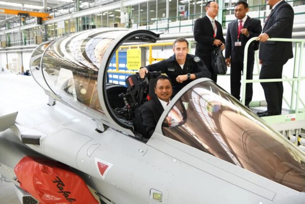 Kasau kunjungi pabrik Dassault pembuat Rafale di Prancis