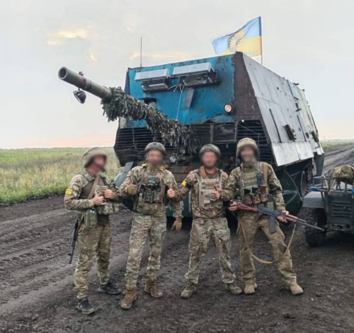 Pasukan Ukraina menangkap tank kura-kura Rusia