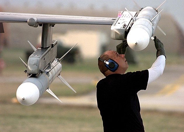 AIM-120 AMRAAM
