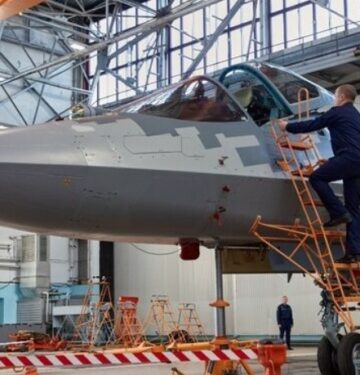 Su-57 di fasilitas produksinya