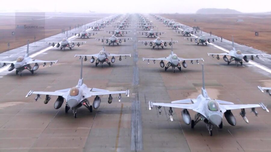 USAF F-16 Elephant Walk