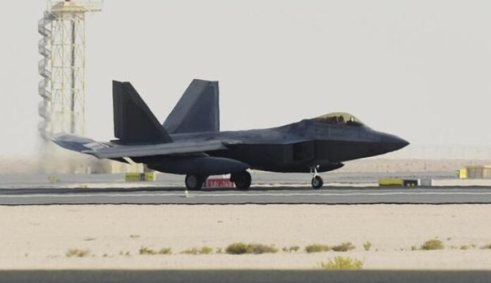 USAF kerahkan F-22 Raptor ke pangkalan udara di Qatar