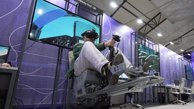 Virtual Simulator untuk MiG-35 dan Su-57