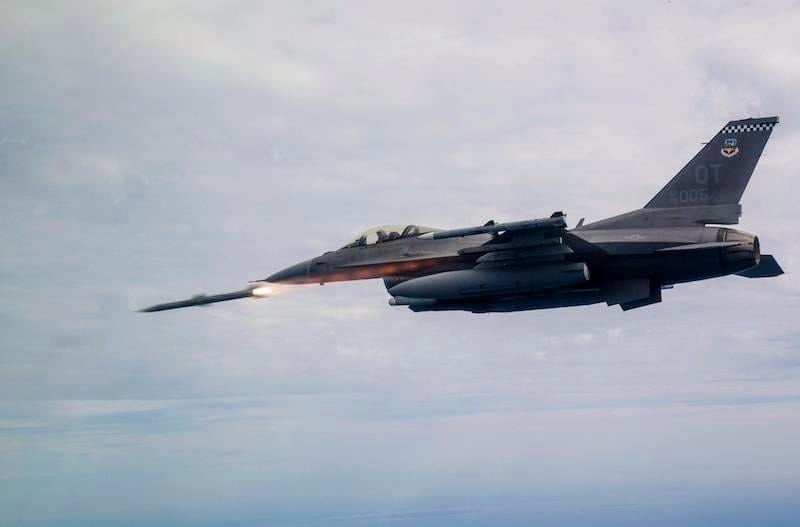 AIM-120C-8 AMRAAM