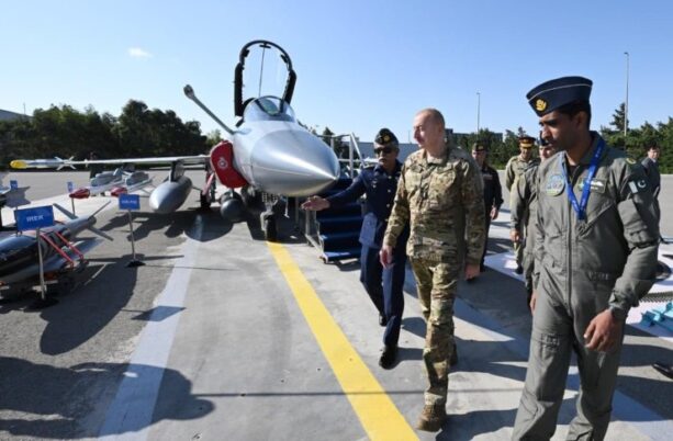 Azerbaijan menjadi pengguna keempat JF-17 di dunia