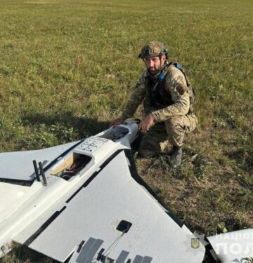 Pasukan Ukraina sita drone Gerbera Rusia yang jatuh di lapangan