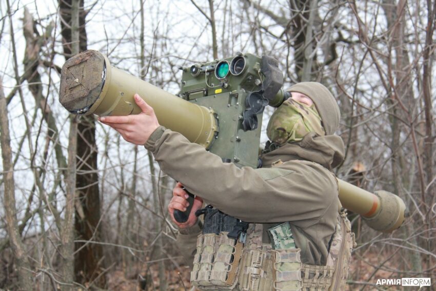 Prajurit Ukraina menggunakan rudal Martlet dari Inggris