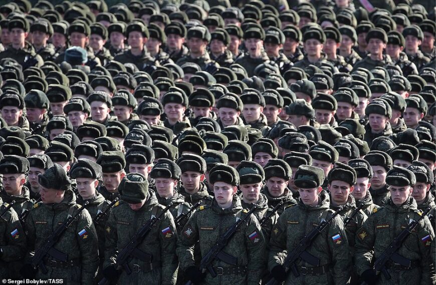 Putin perbanyak personel Angkatan Bersenjata Rusia
