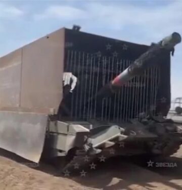 Super Turtle Tank atau Tank Kura-kura Super