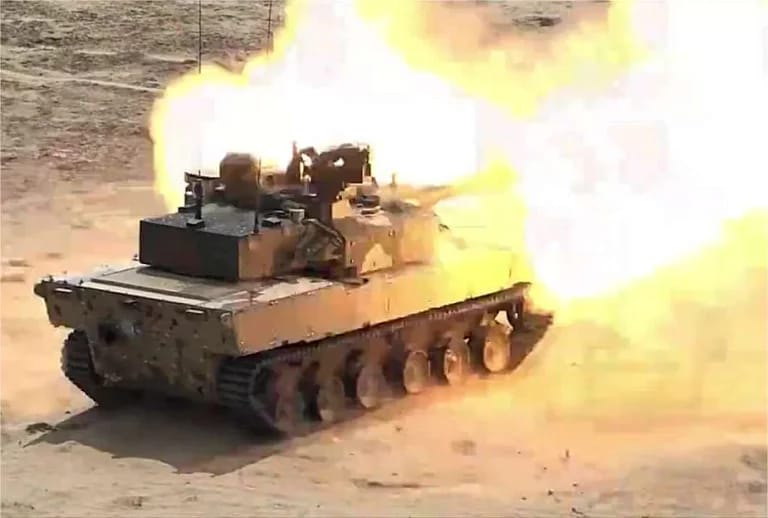 Uji penembakan tank Zorawar India