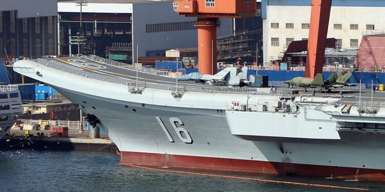 j-35 di kapal induk Liaoning