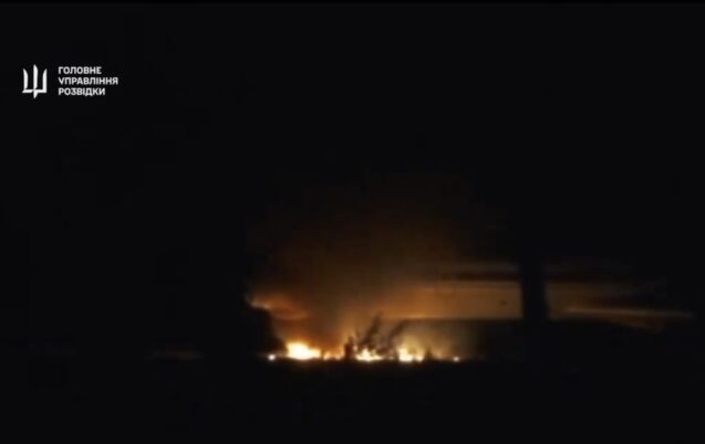 Pesawat angkut militer Tu-134 Rusia terbakar di Pangkalan Udara Orenburg-2