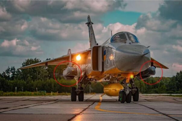 Su-24 Ukraina membawa rudal Storm Shadow