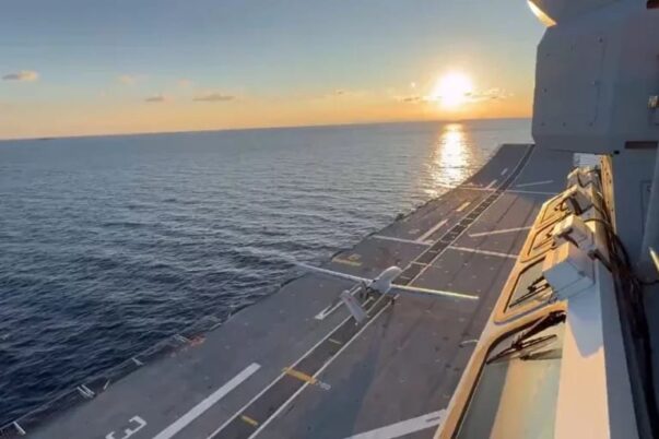 Bayraktar TB3 lepas landas dan mendarat di TCG Anadolu